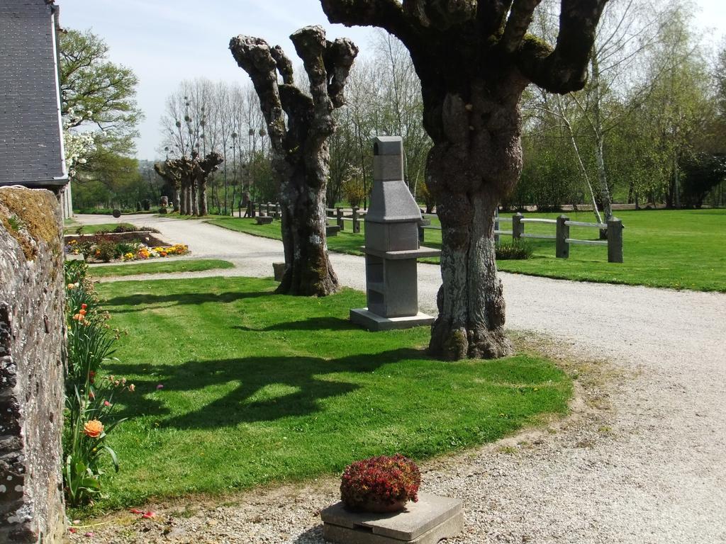 Gites De L'Aumondiere Condé-sur-Noireau Kültér fotó